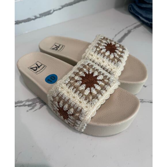 NWT Women's Crocheted Embroirdered Platform Sandal Slip-On Size 10 Floral Cream - Picture 1 of 7